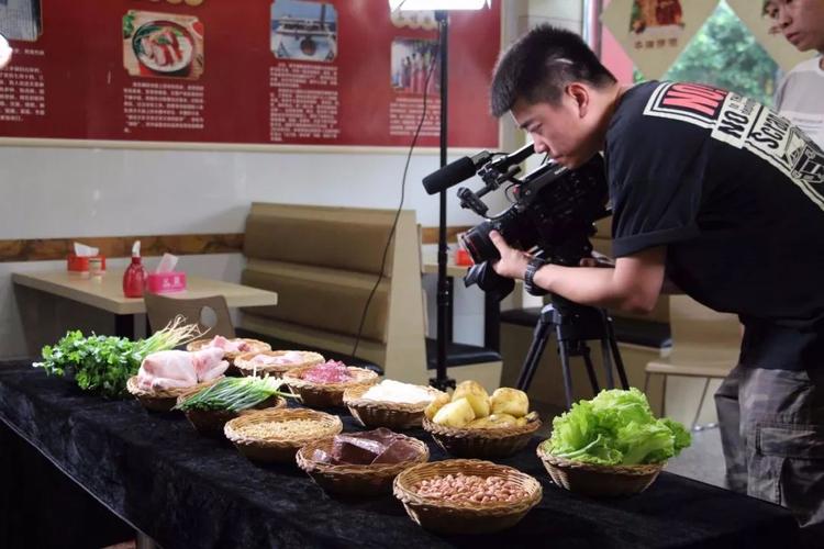 金银花露下厨房教你做饭 父子共同探索美食世界